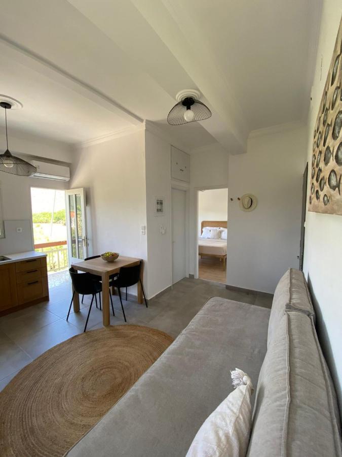 Thassa Beach Apartment No1 Leonídion Esterno foto